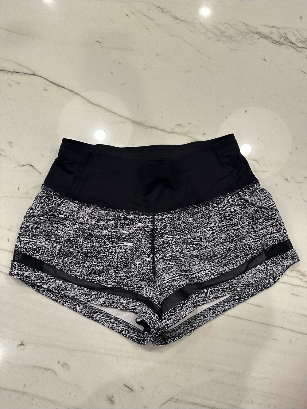 Lululemon Pace Perfect Short 3 Inch Airtime Black White Size 6